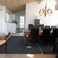 www-hustilferien-dk-sommerhus-ebeltoft-kitchen-spisebord