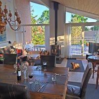 www-hustilferien-dk-sommerhus-ebeltoft-stue-red-wine